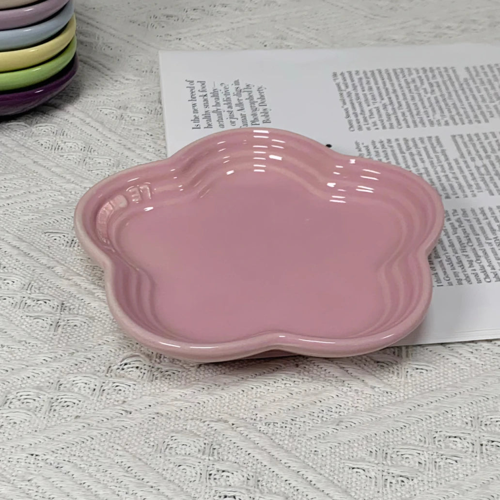 5.5 inch French Style Plum Blossom Sauce Plate for Dessert